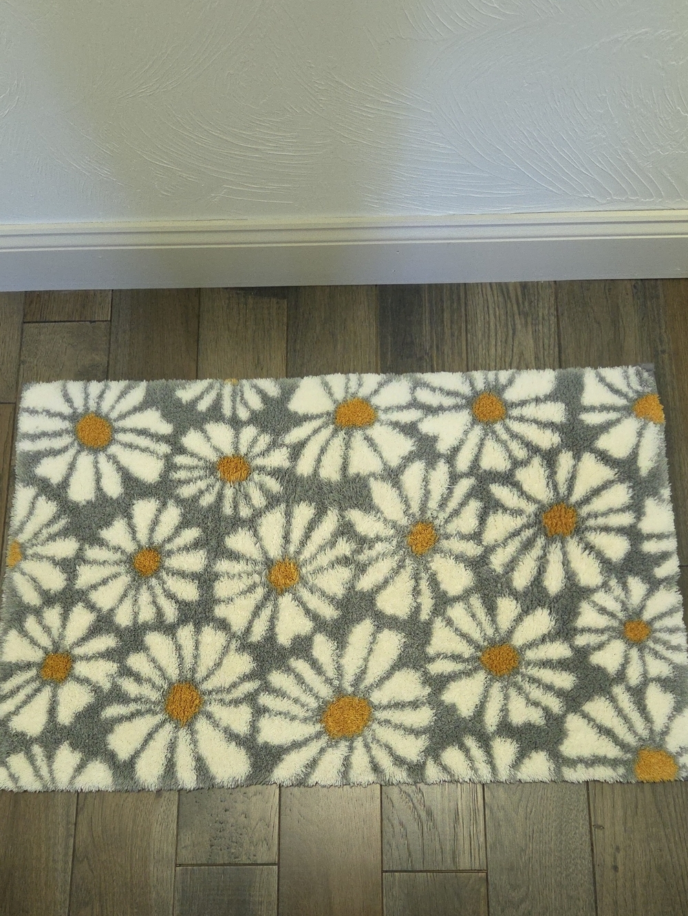 Martha Stewart Bath Mat With Rubber Backing.